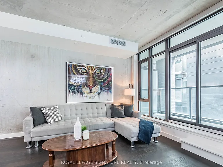 111 Bathurst St #318 — Photo 2
