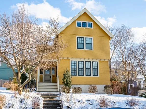 24 Maxfield St, West Roxbury, MA 02132