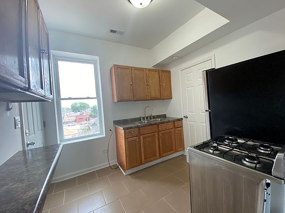 4th image of 1609 N Lawndale Ave #3S