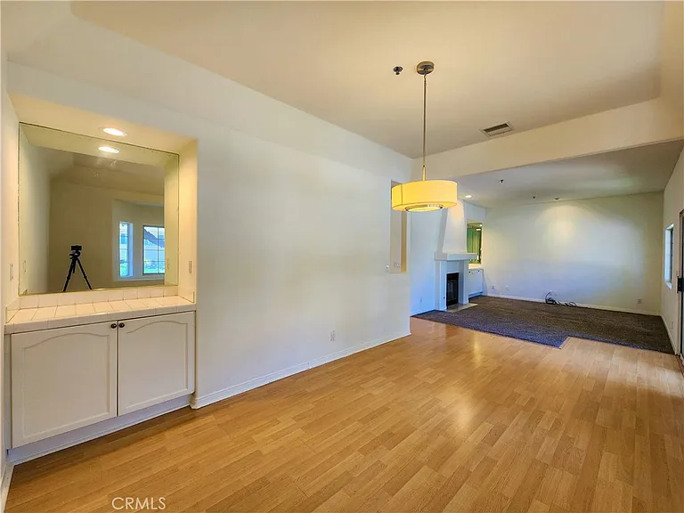 10630 Moorpark St #104 — Photo 5