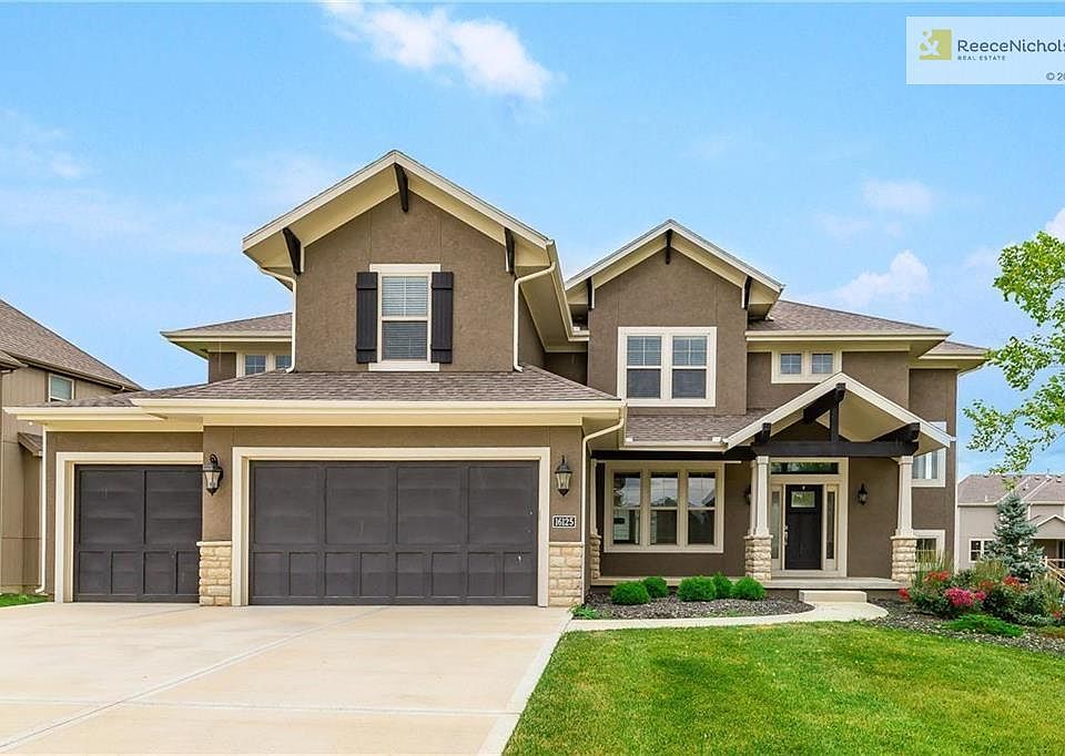Prime location close to Blue Valley Southwest and great neighborhood with amenities galore!