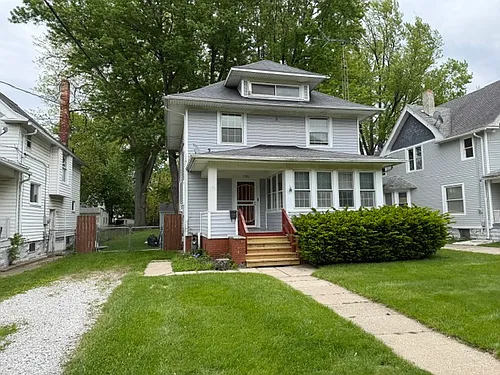 3920 Lockwood Ave Photo 1