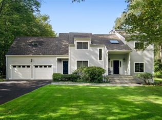 2 Hunter Dr, Armonk, NY 10504