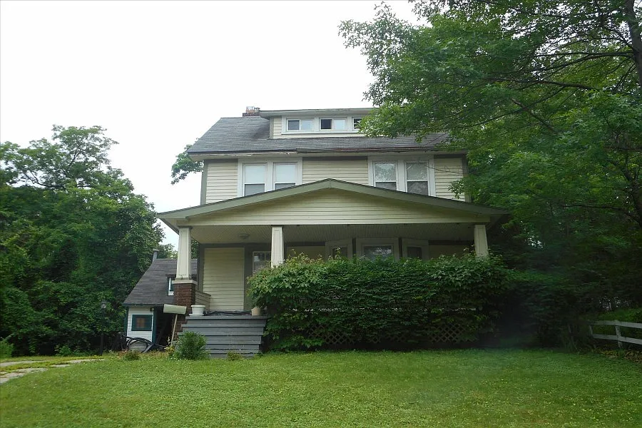 19706 Tiverton Rd photo 1