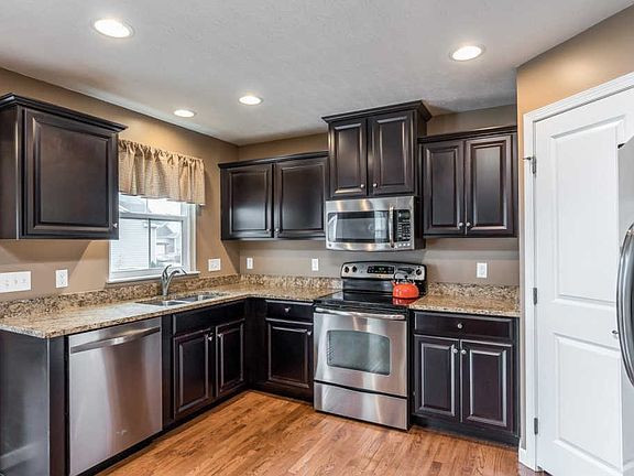 3rd image of 4844 Parkside Dr
