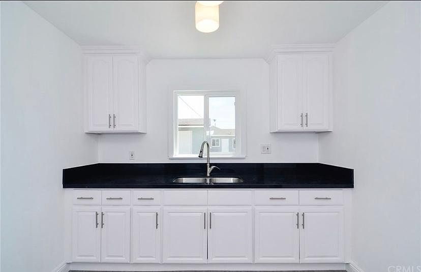 1st image of 427 1/2 W Walnut Ave