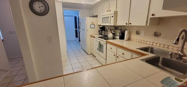 340 E Glassboro Ct #1B — Photo 3