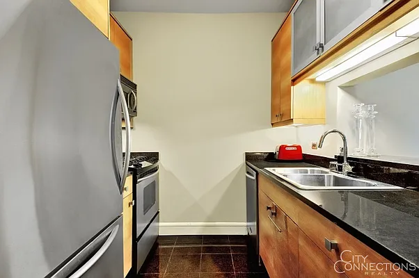 Rented by City Connections Realty | media 3