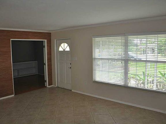 3rd image of 4639 Crystal Ave