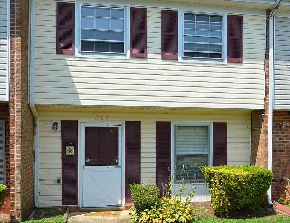 1st image of 207 E Cadbury Dr