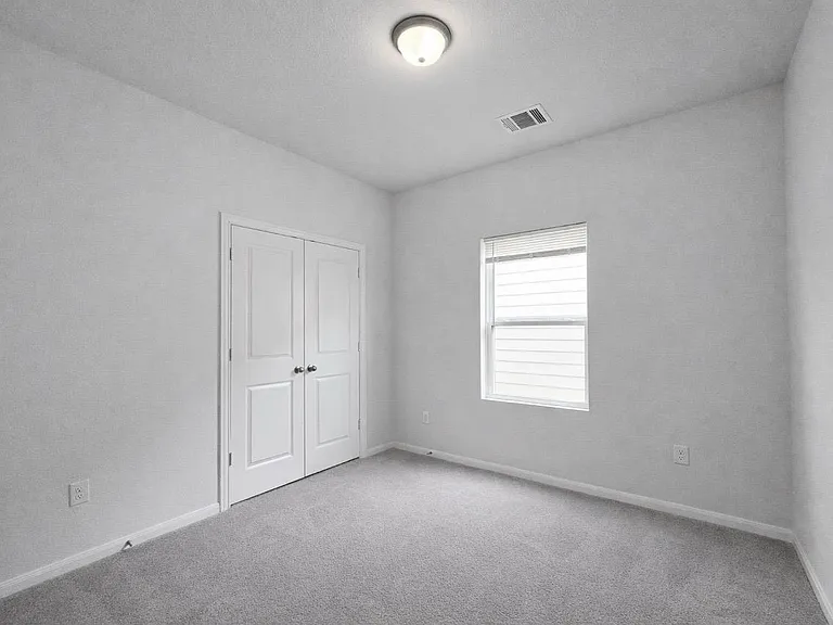 511 Pulitzer Dr — Photo 11