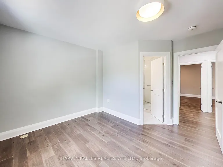 338 Markham St — Photo 13