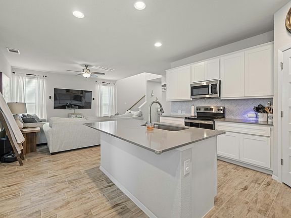 5th image of 339 Black Opal Dr