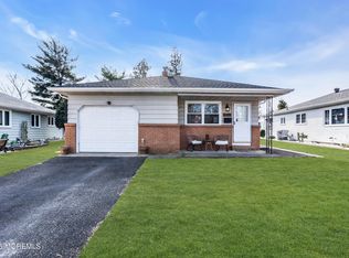 7 Georgetown Drive, Toms River, NJ 08757