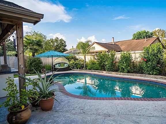 4th image of 15827 Constitution Ln