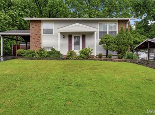 2674 Bennington Pl, Maryland Heights, MO 63043