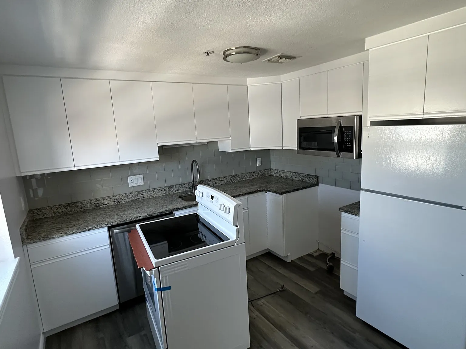 1 bed, 500 sqft, $3,400 — Photo 4