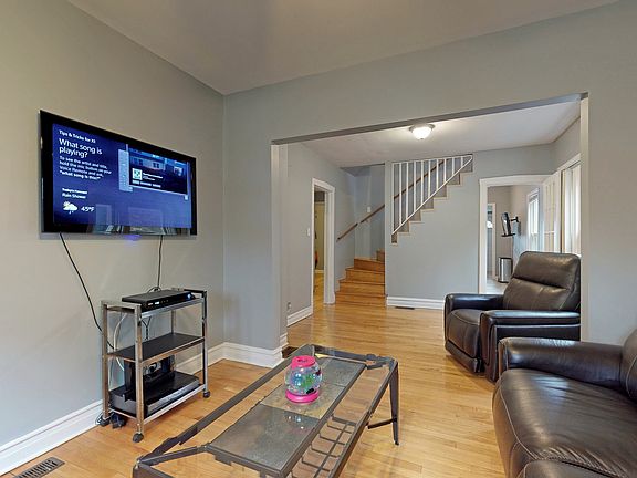 4th image of 4447 N La Crosse Ave