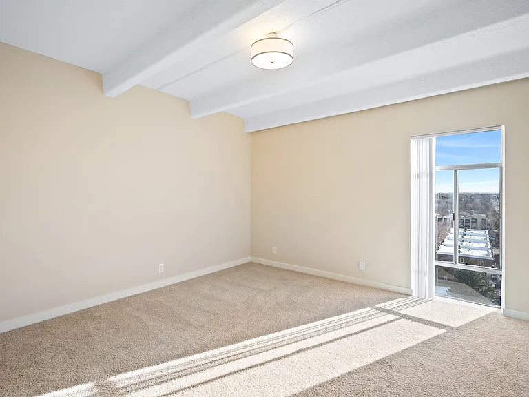 Heritage House Apartments — Photo 24