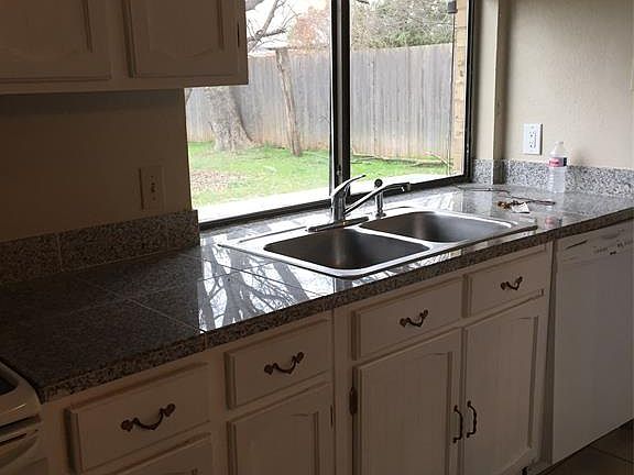 5th image of 3420 Green Hill Dr