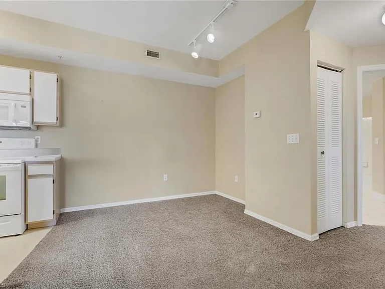 6321 Aragon Way #206 — Photo 8