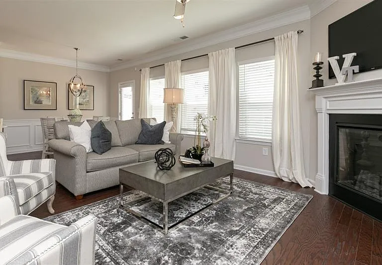 327 Braswell Ct — Photo 2