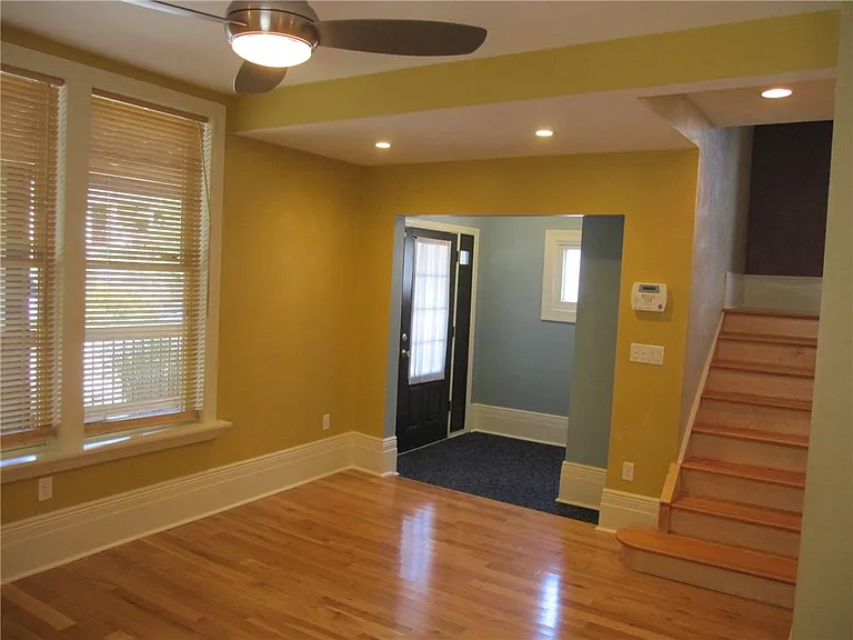 471 Oneida St — Photo 10