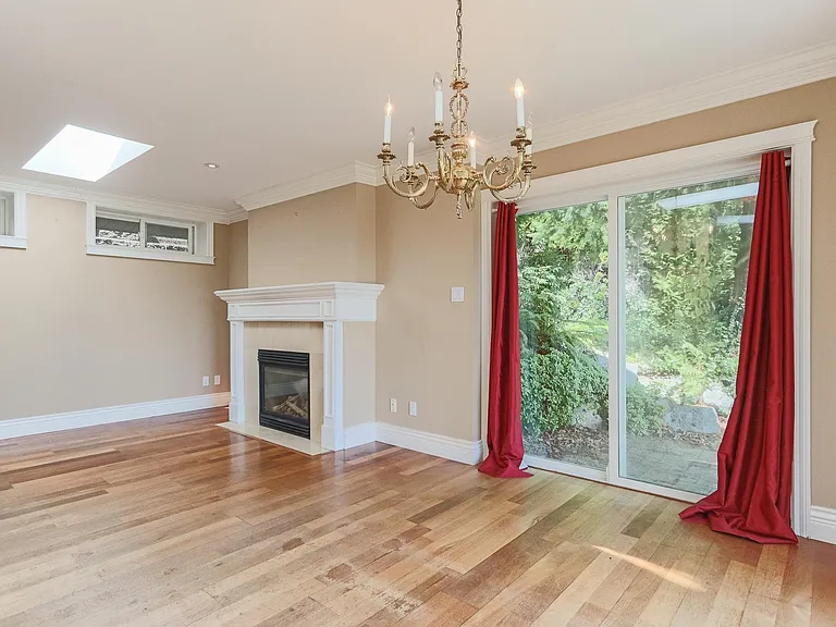 545 Thetford Pl — Photo 6