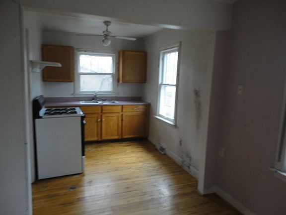 4th image of 1805 Brentwood Dr