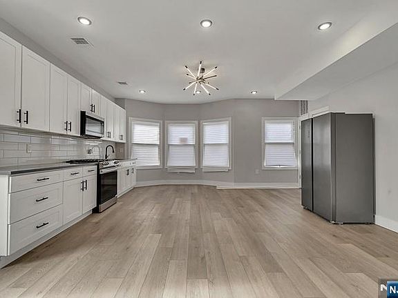 5th image of 626 20th Street