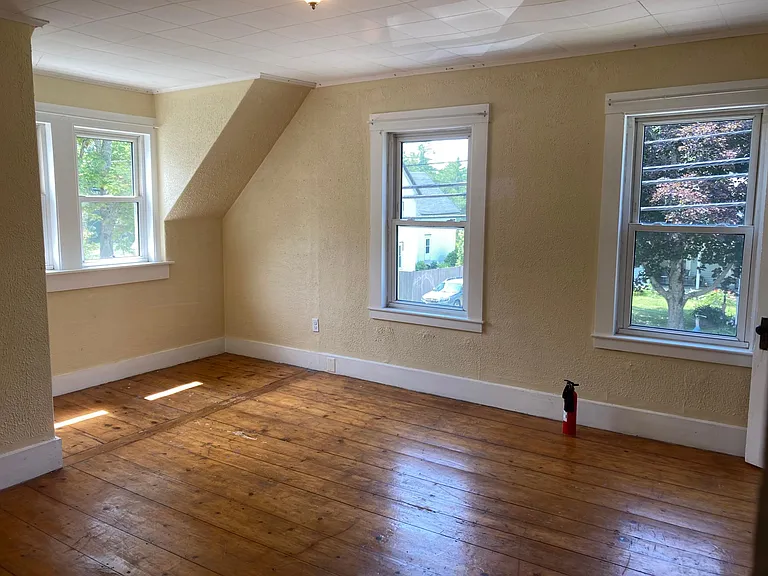 806 Main St #1 — Photo 3