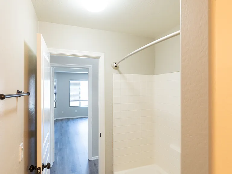2541 E Silversmith Trl — Photo 14
