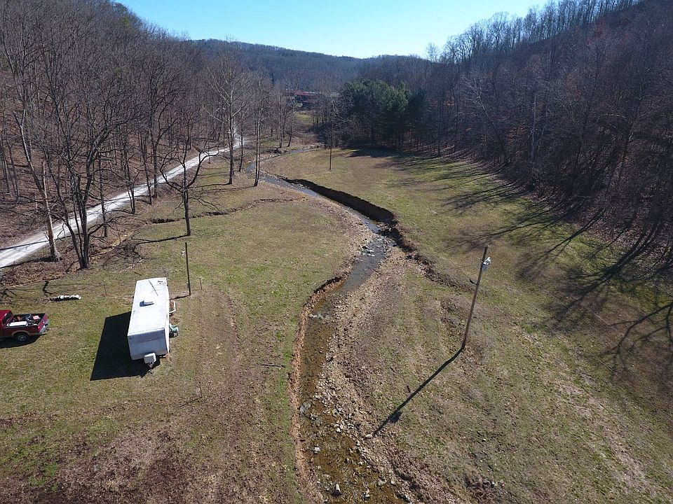 1st image of 371 Zornes Br