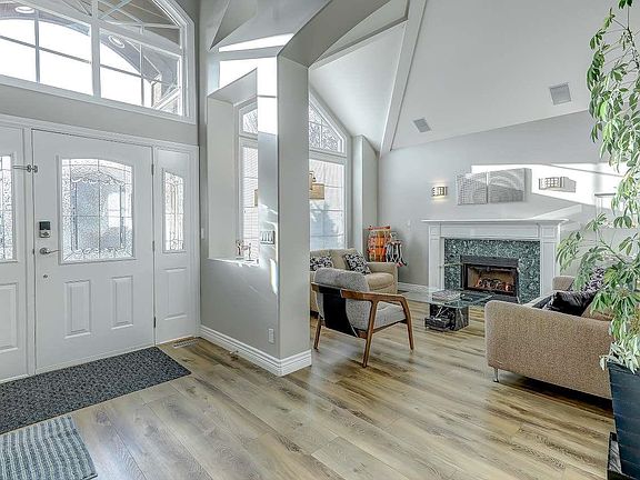 3rd image of 15376 Sequoia Dr