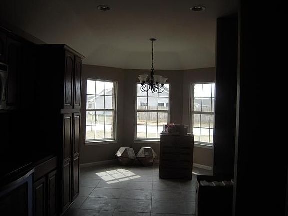 3rd image of 411 Pams Dr