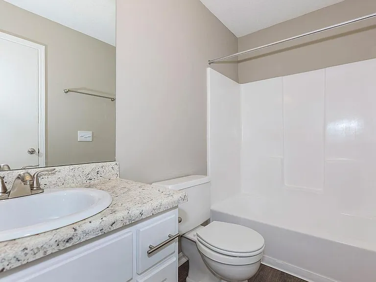 Laurel Ridge Apartments — Photo 41