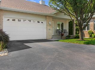 625 Nightingale Ln, Cottage Grove, WI 53527