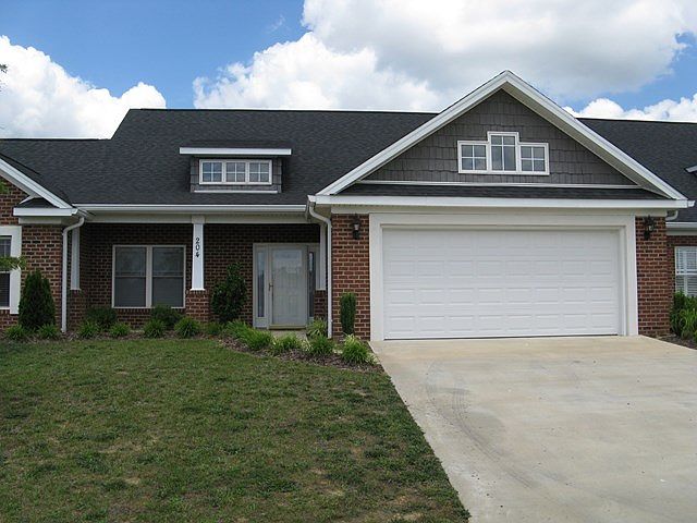 1st image of 204 Hatteras Dr