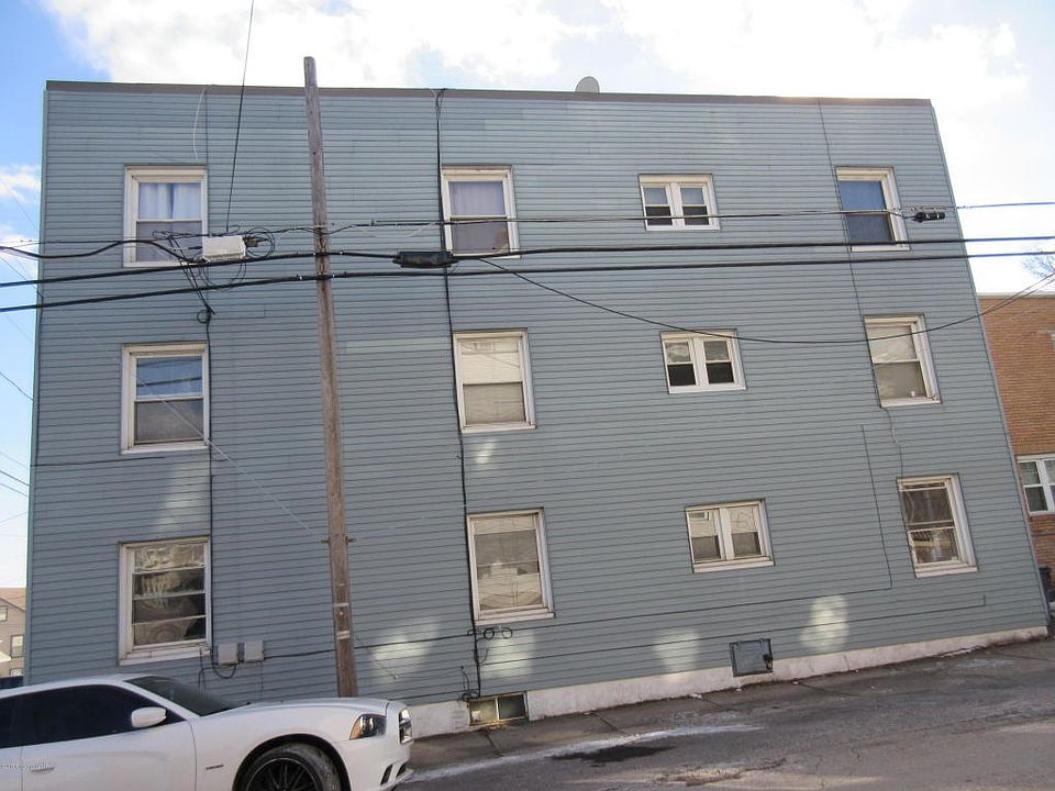 2nd image of 558 N Church St