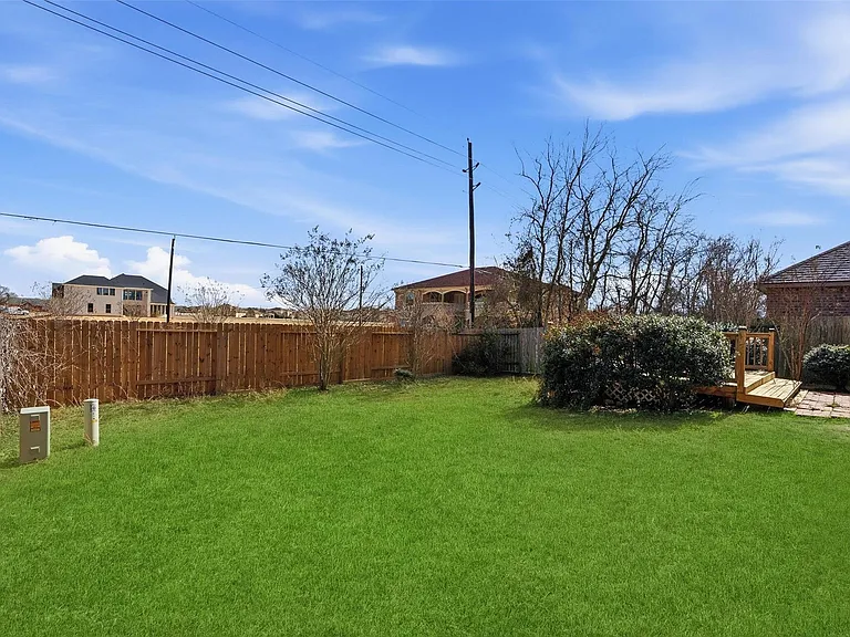 719 Longstreet Dr — Photo 33