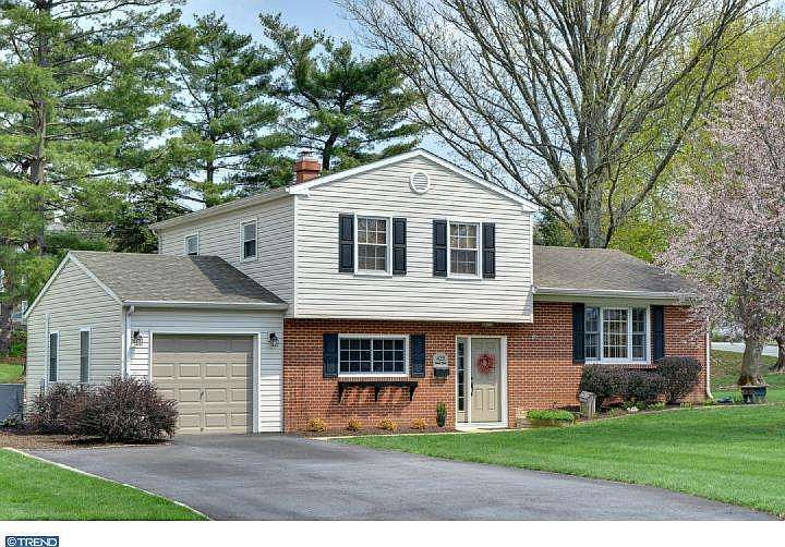 1st image of 425 Sunset Dr