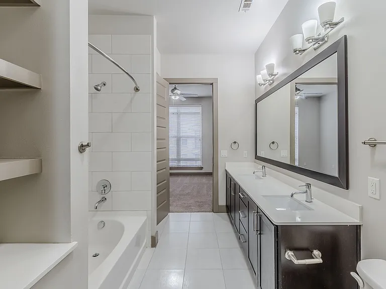 Anthem Cityline Apartments — Photo 17