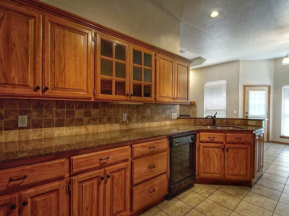 4th image of 13913 Glen Oaks Pl