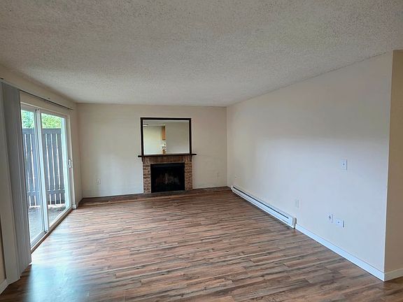 3rd image of 1150 Sunset Blvd NE APT 116