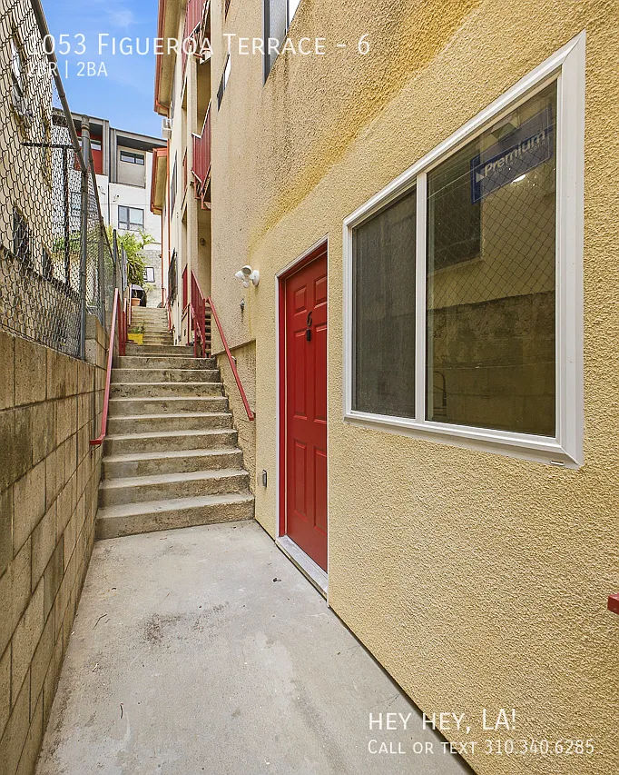 Modern Hillside Apartment | 2 Bed | 2 Bath | Parking | Central Air | Victor Heights | Echo Park |... — Photo 2