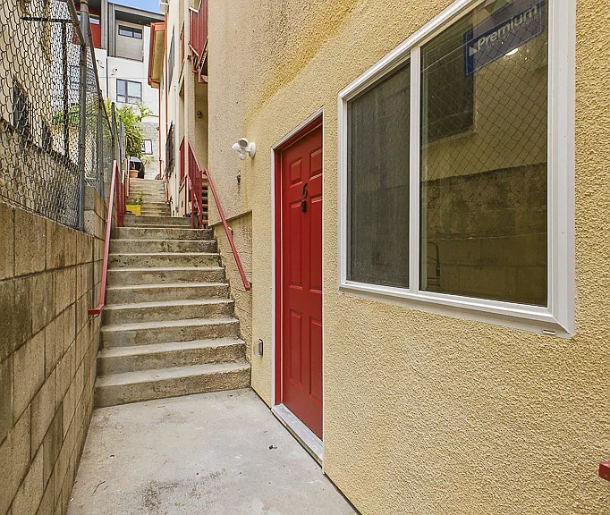 1053 Figueroa Ter #6 — Photo 2