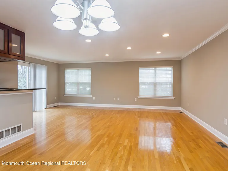 34 Chimney Ct #181 — Photo 4