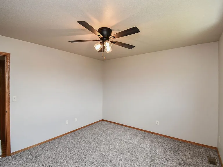 5101 W Cushman St — Photo 26