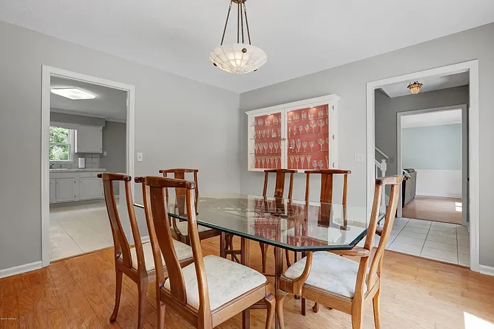 537 Aquarius Dr — Photo 13