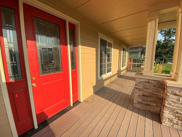 2405 N Lilac Way — Photo 3